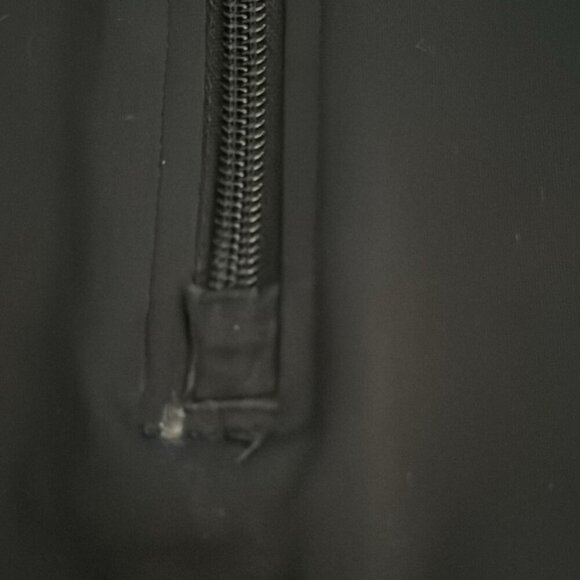 Under Armour Run Extra Large Black Active Sweater - Picture 5 of 8